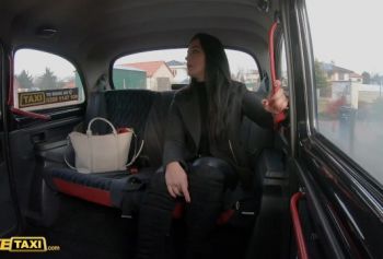 ФАЛЬШИВОЕ ТАКСИ: порно русских женщин с разговорами GO GO ТАНЦОВЩИЦА ДАЕТ И ПРИВАТНЫЙ VIP ТАНЕЦ