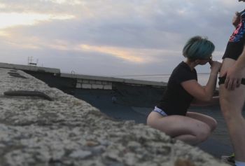 Подруга сделала порнуха русская инцест мне лучший минет на крыше.Sosweetyfuck 4k