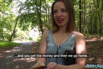 Публичный агент порно відео Лилит Свитс тугой киской хватается за агент